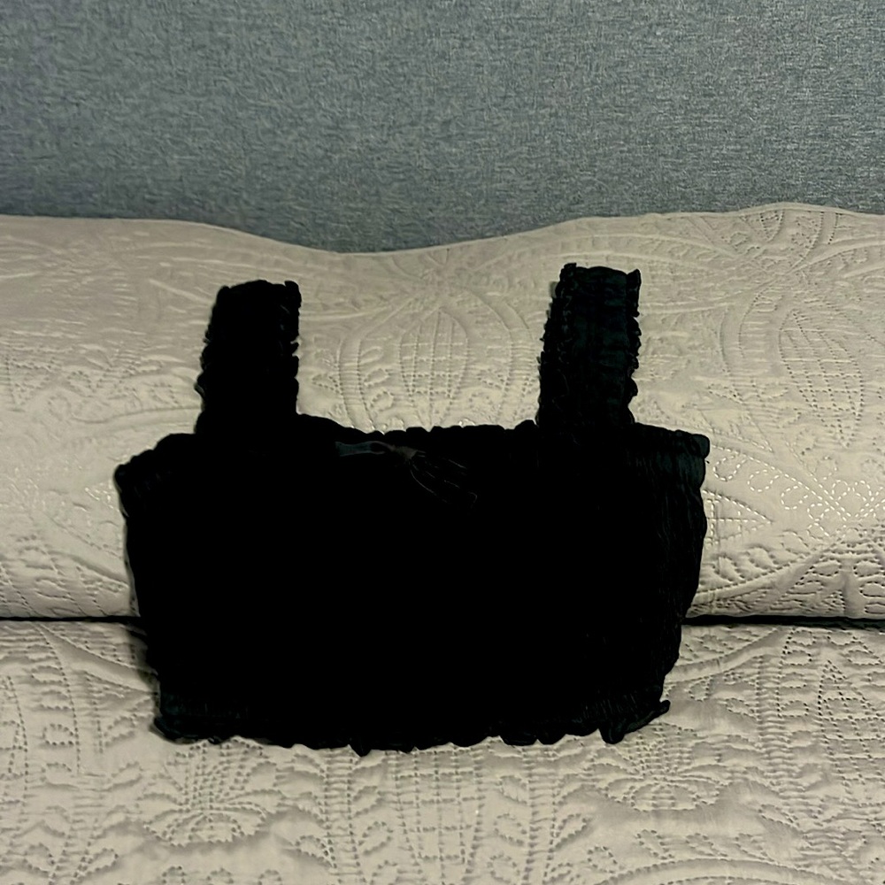 Billabong cropped tank. Size large